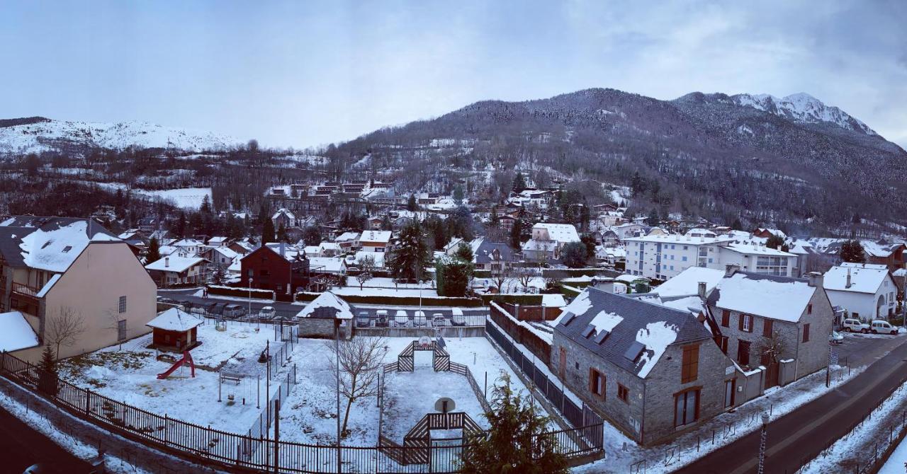 Appartement 58 M2 Avec Piscine Interieure Vue Montagne Centre Village , Parking Prive 생라리술랑 외부 사진